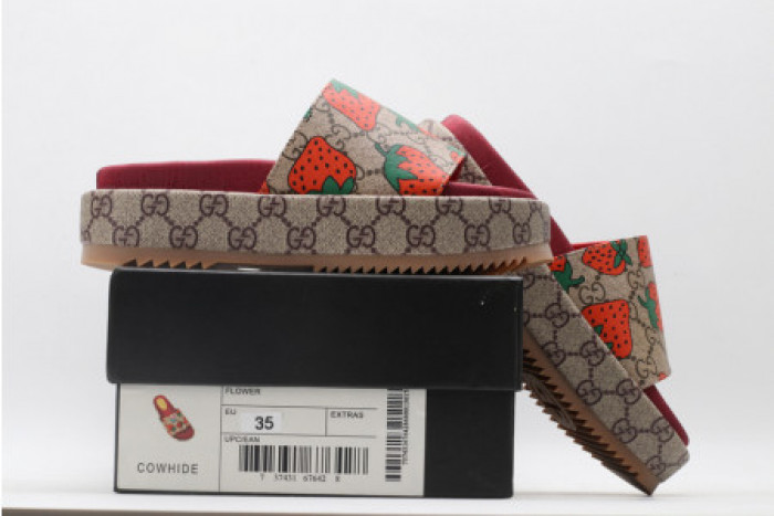 G*u*i slippers